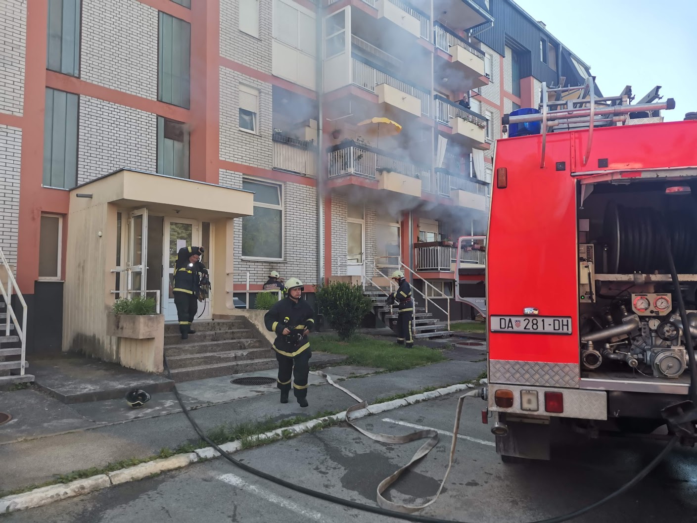 POŽAR U HEBRANGOVOJ Zbog gustog dima nužna bila evakuacija stanara