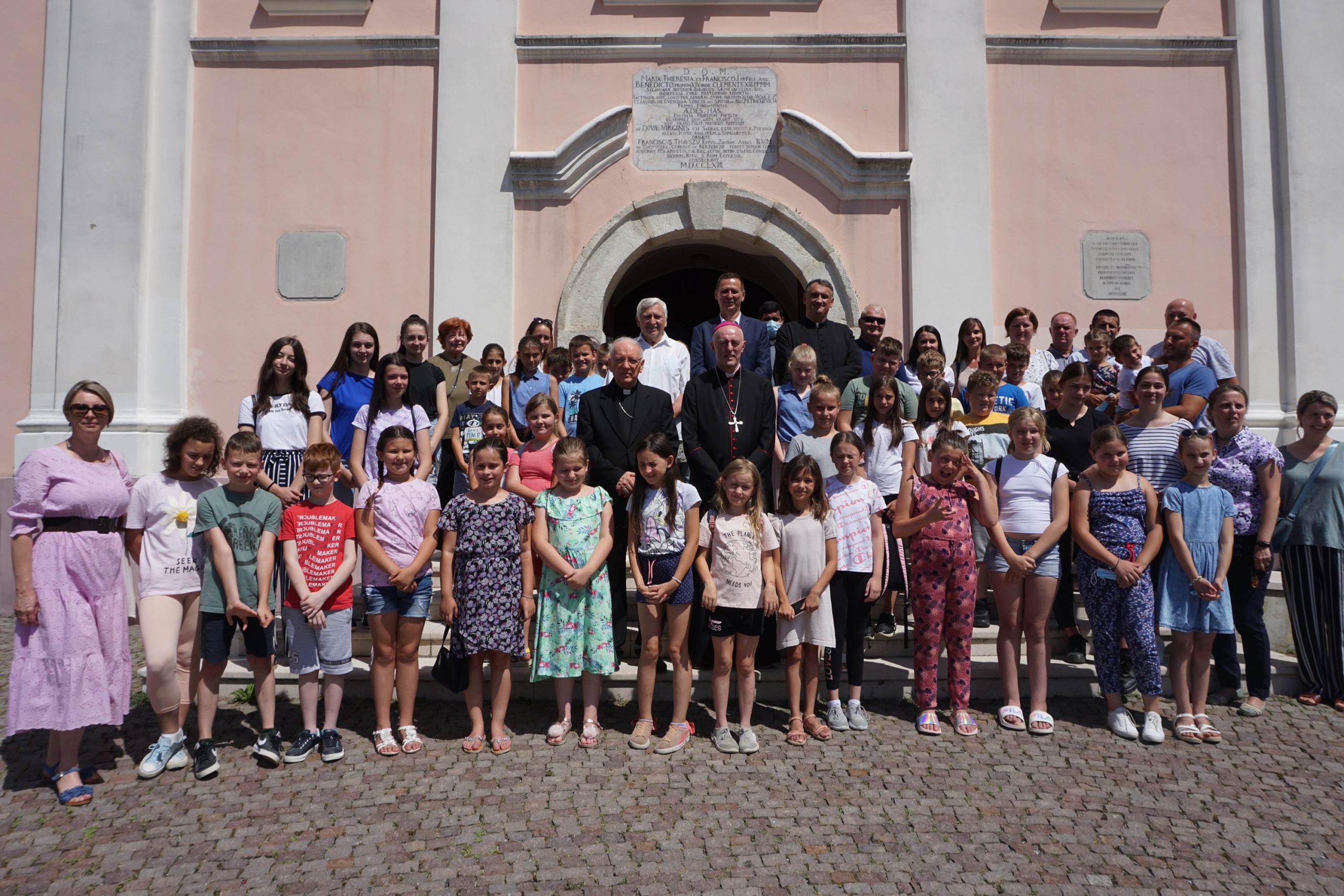 APOSTOLSKI NUNCIJ U ŽUPI UBDM Susret s biskupom i župljanima