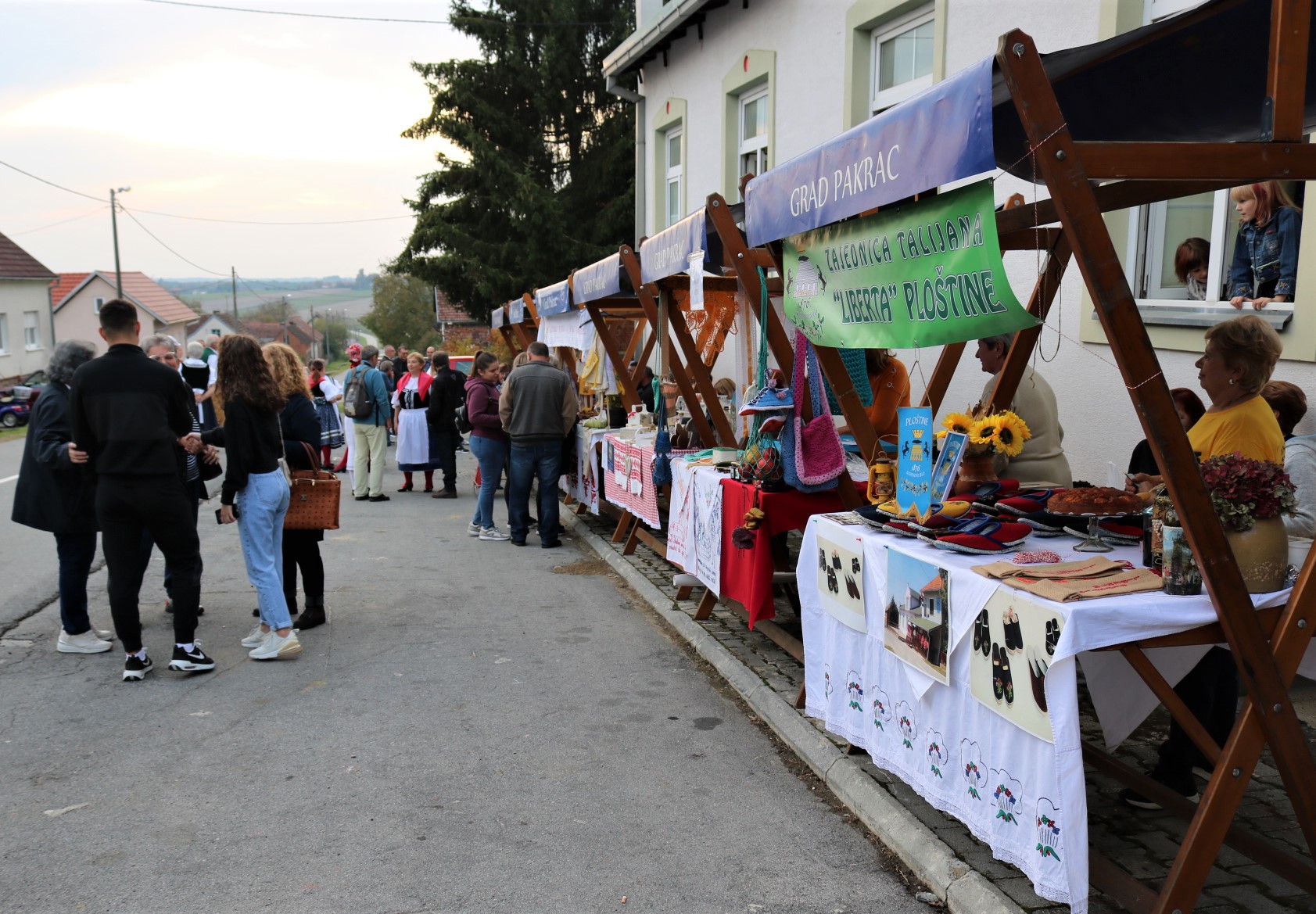 MANIFESTACIJA „JESEN U NAŠEM KRAJU“ Predstavljana tradicija i običaji talijanske manjine