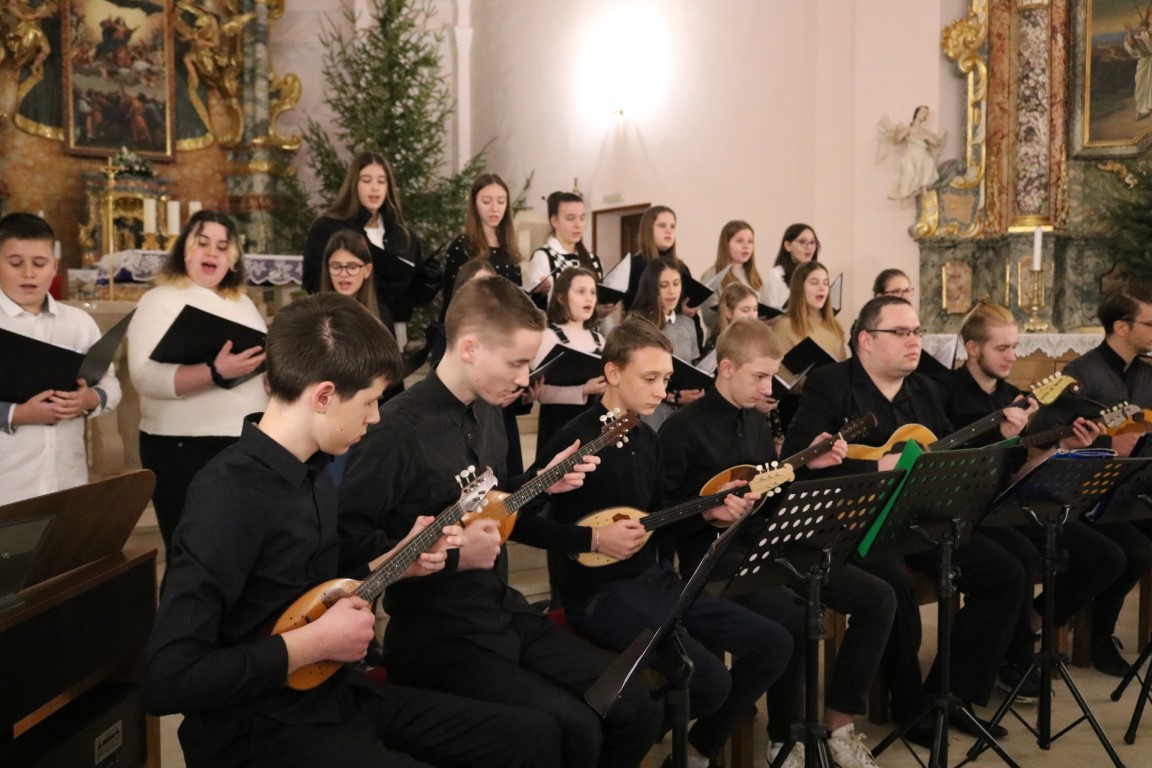 KONCERT U CRKVI UBDM Večer tradicionalnih božićnih skladbi