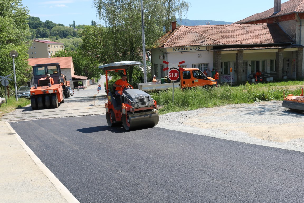 ASFALTIRANJA U SREDIŠTU GRADA Pojedine ulice zatvorene za promet