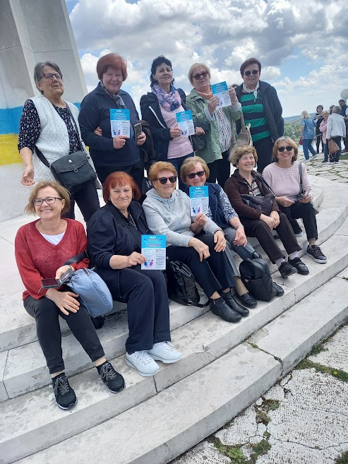 (PROMO) "ZAJEDNO U DRUGU MLADOST" Pedesetak umirovljenika uživalo na izletu u Kopačkom ritu