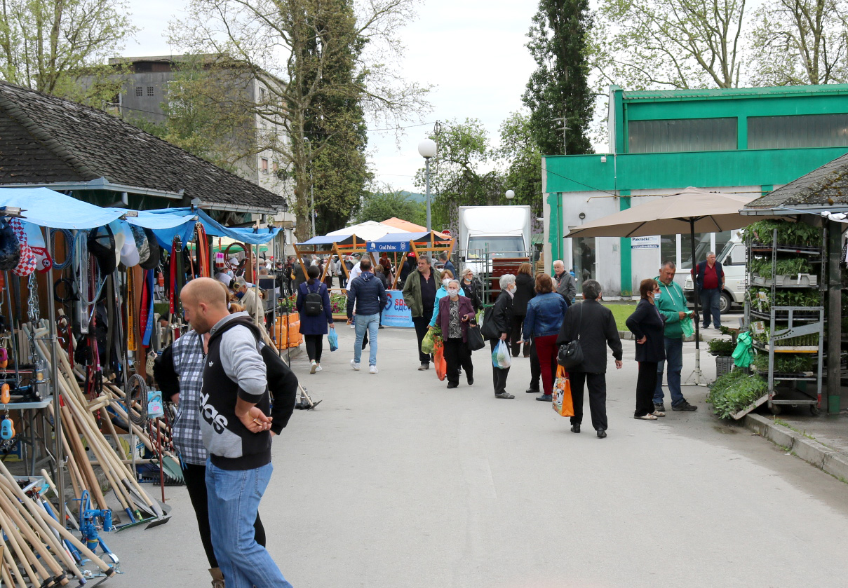 TRŽNICA PAKRAC Zbog praznika "četvrtak u srijedu"