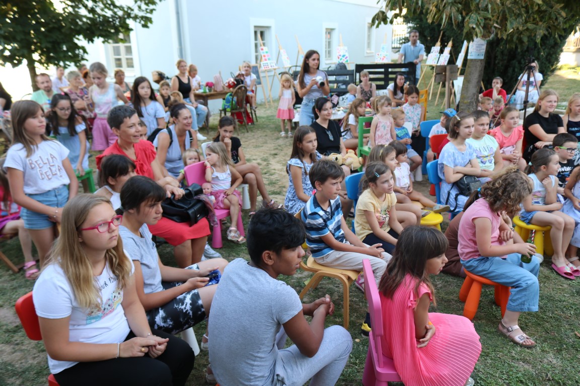 PAKRAČKA DJECA U UDRUGAMA Sve prisutniji, značajniji i draži sadržaji