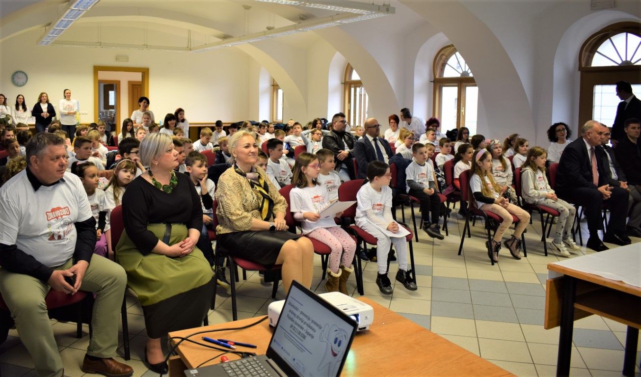 ZAVRŠNA KONFERENCIJA PROJEKTA „ZDRAVOZUBCI“ Najuspješniji razredi nagrađeni izletom na Jankovac