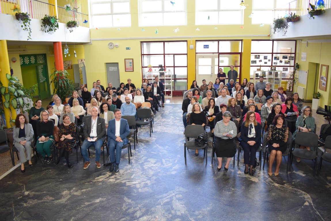 OŠ BRAĆE RADIĆA Završna konferencija projekta „Spretne ruke - sretna djeca“