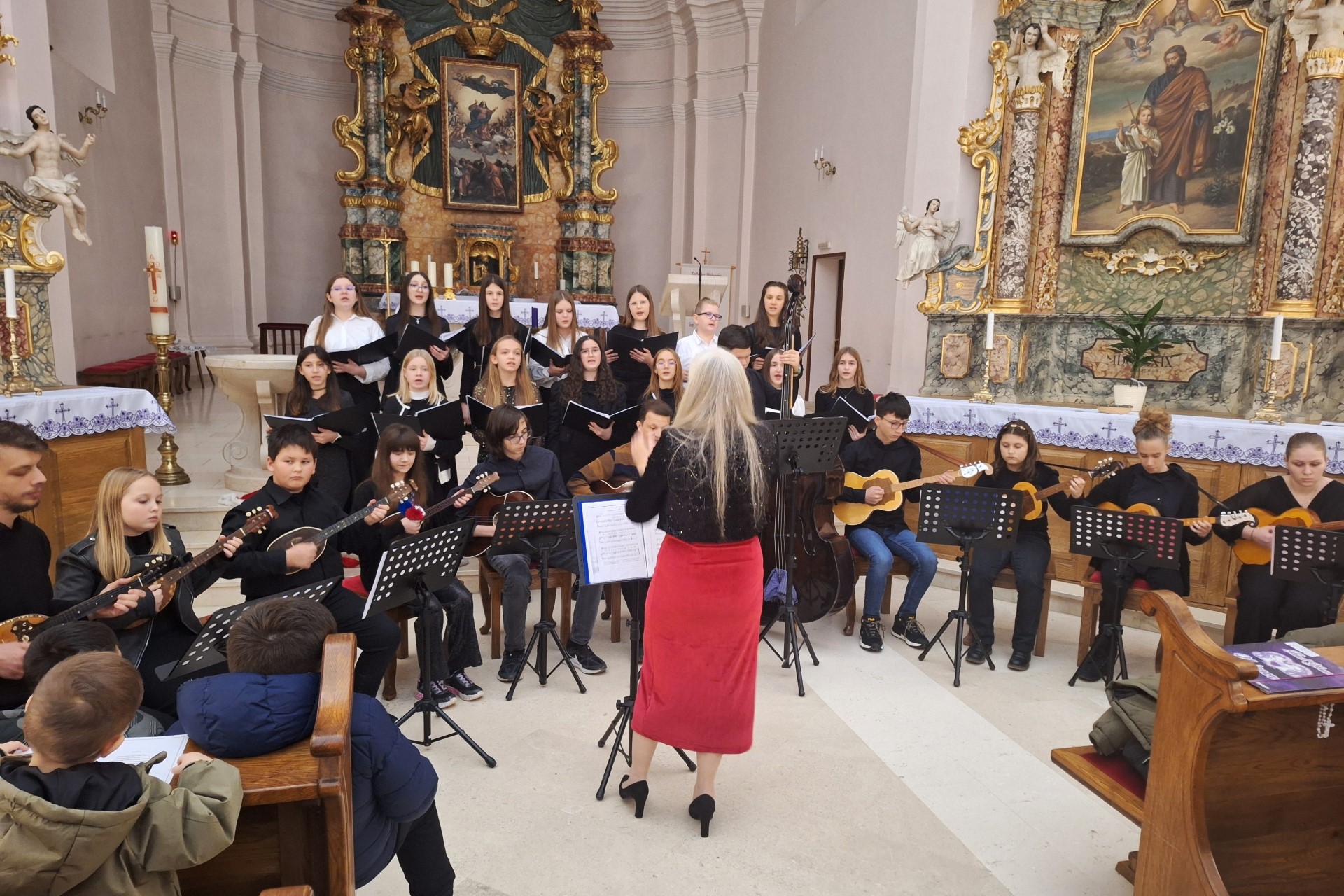 KONCERT PAKRAČKIH GLAZBENIKA „Veselje ti navješćujem“