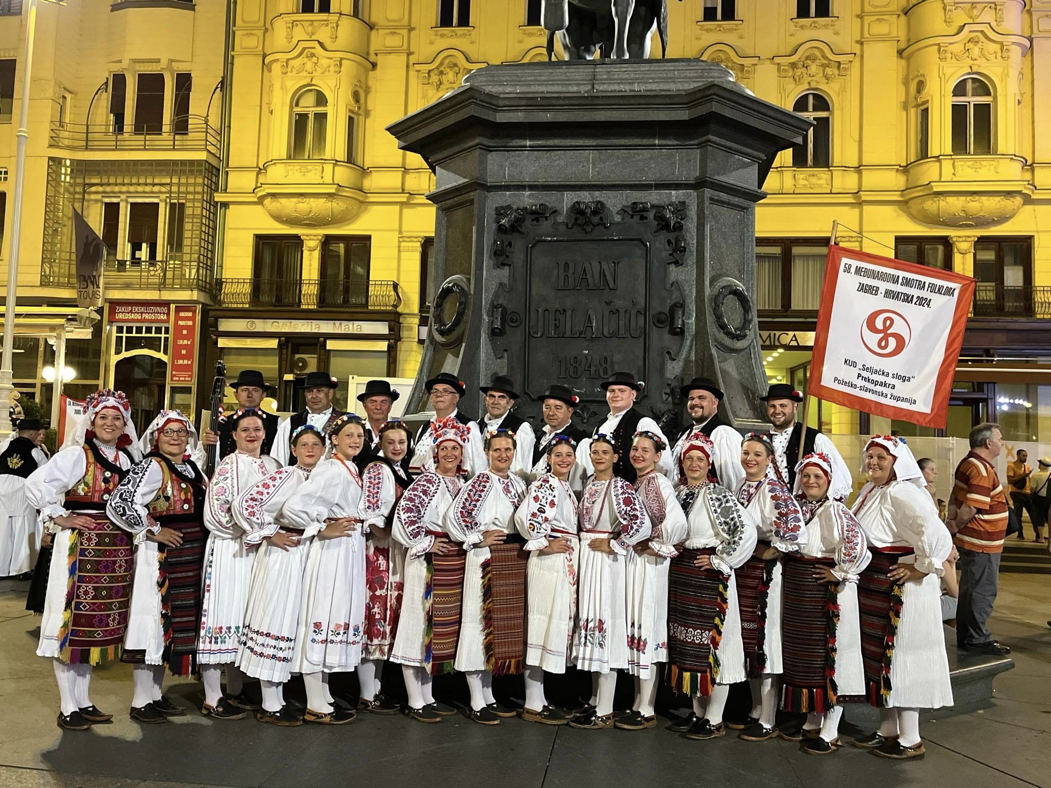 KUD „SELJAČKA SLOGA“  S pomlađenim sastavom nastupili u centru Zagreba