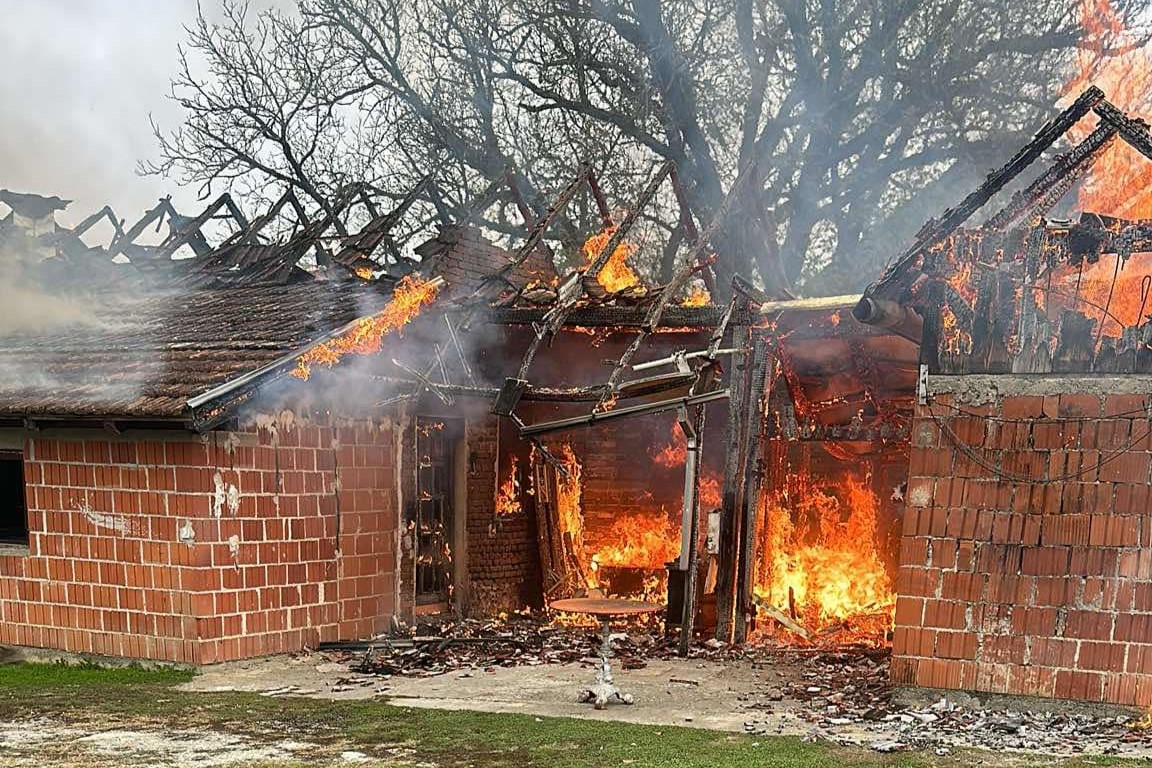 POŽAR NA KUĆI U BADLJEVINI Vatrogasci pravovremeno reagirali