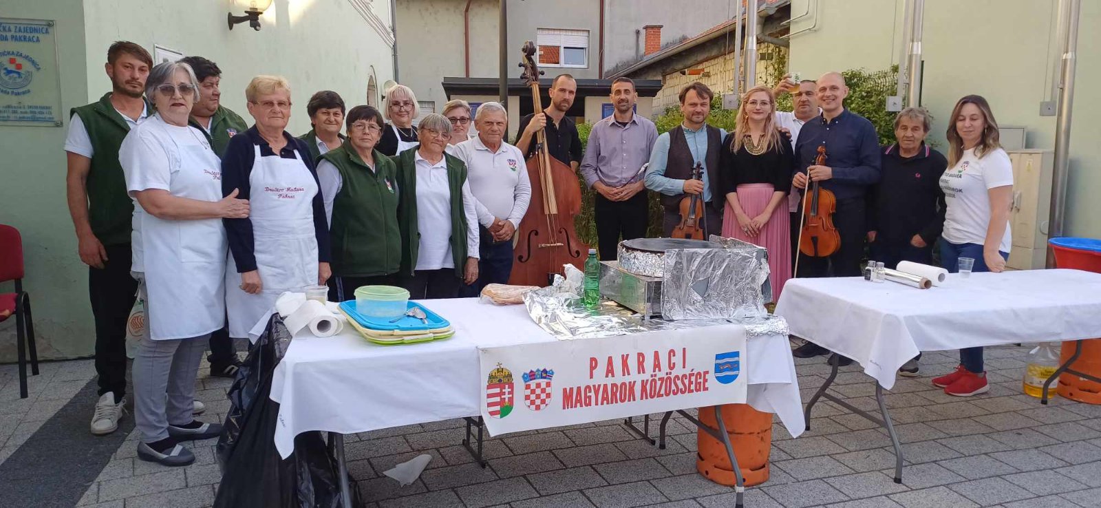 DRUŠTVO MAĐARA PAKRAC Gradska šetnica u ritmu mađarske narodne glazbe